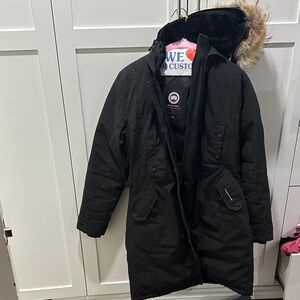 Canada Goose Black Coat/parka with removable Fur Hood- size large